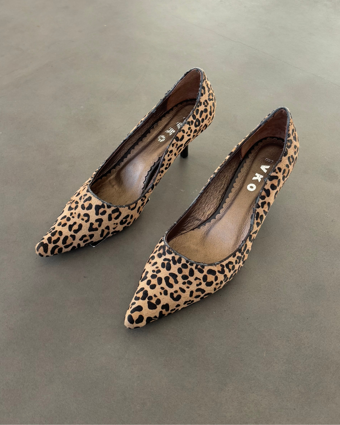 Vintage Hide Leopard Print Kitten heels