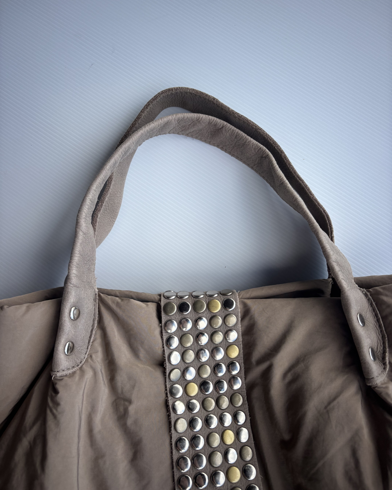 Tres Tan Studded Puffer Bag