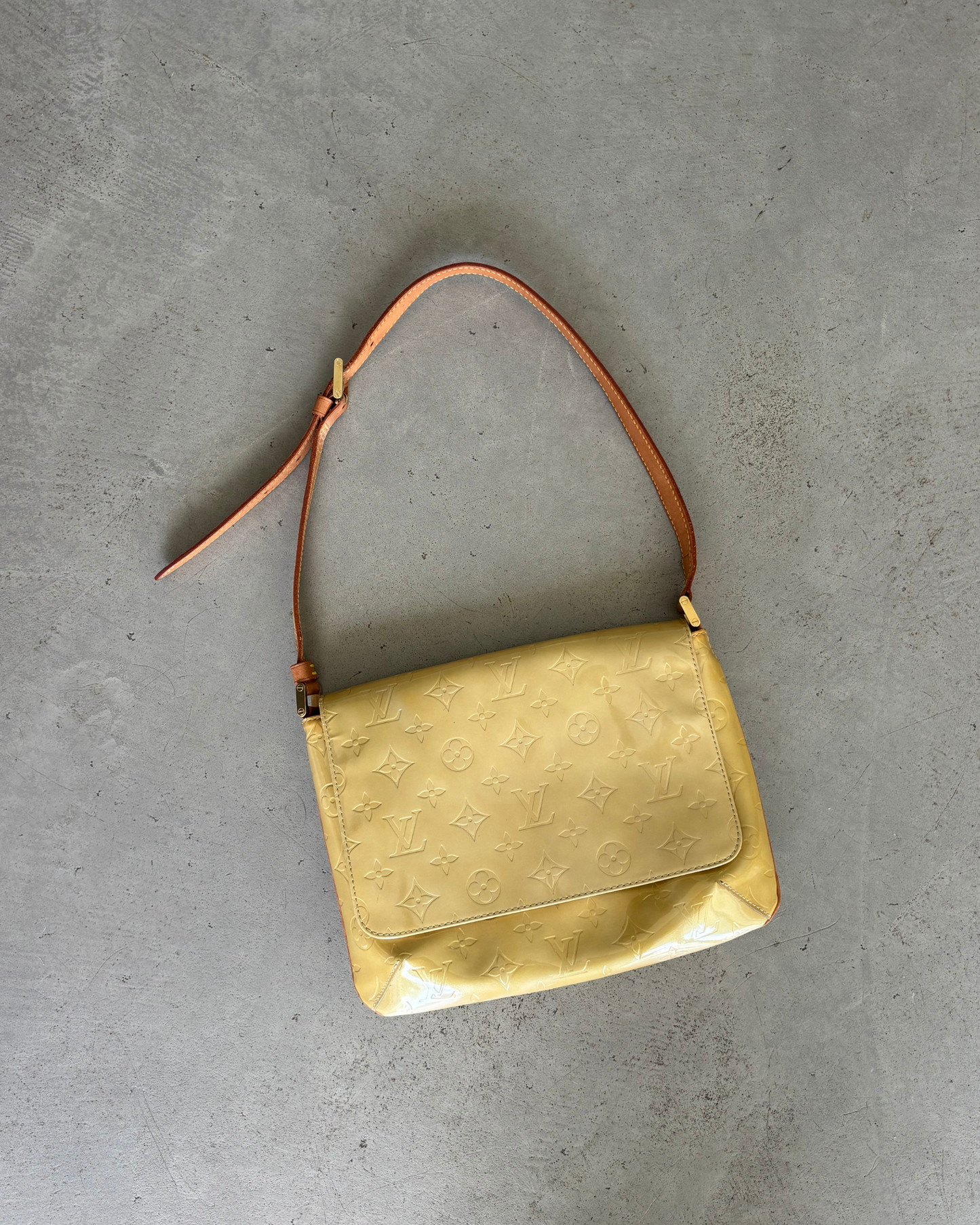 Louis Vuitton Monogram Vernis Pochette