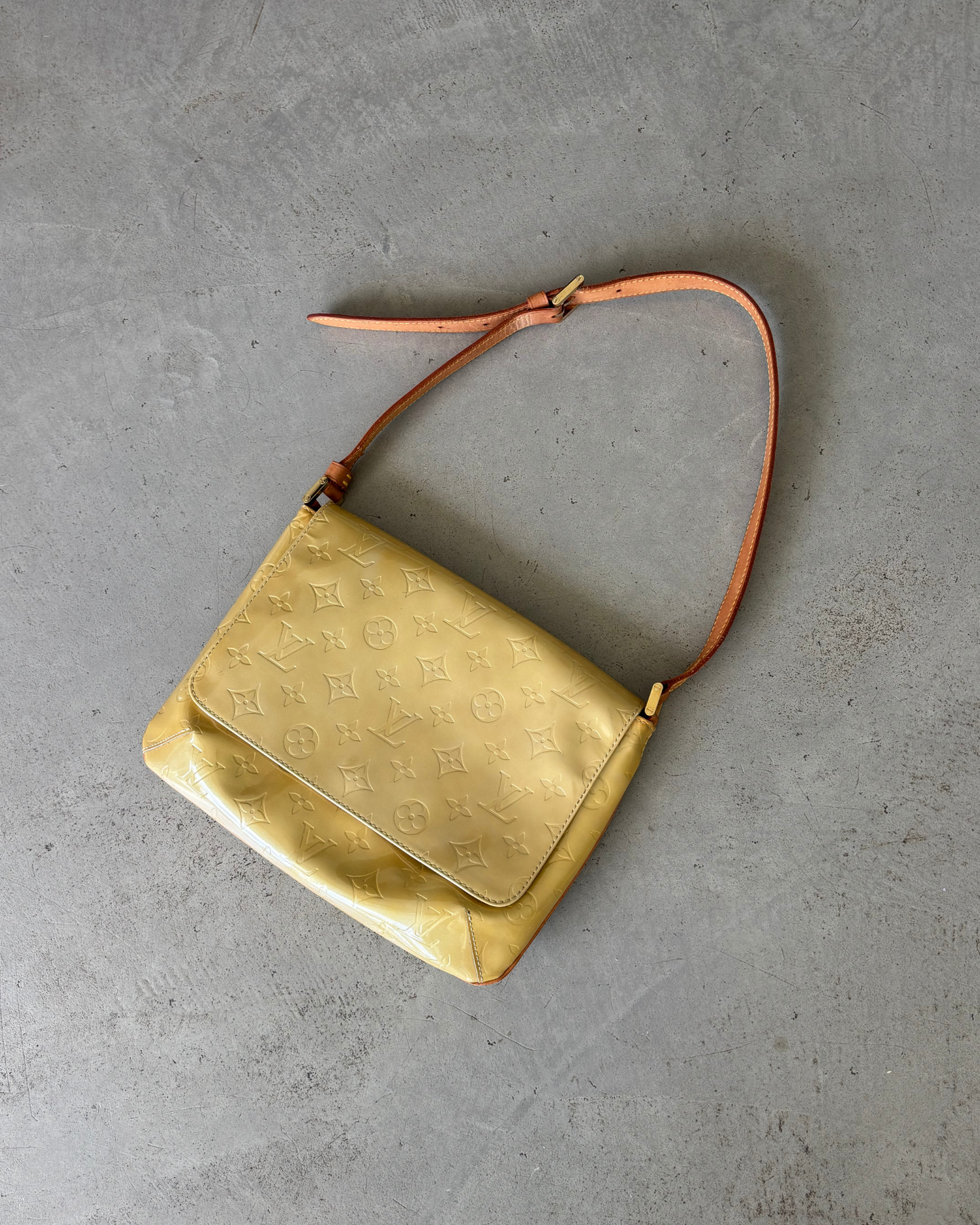 Louis Vuitton Monogram Vernis Pochette